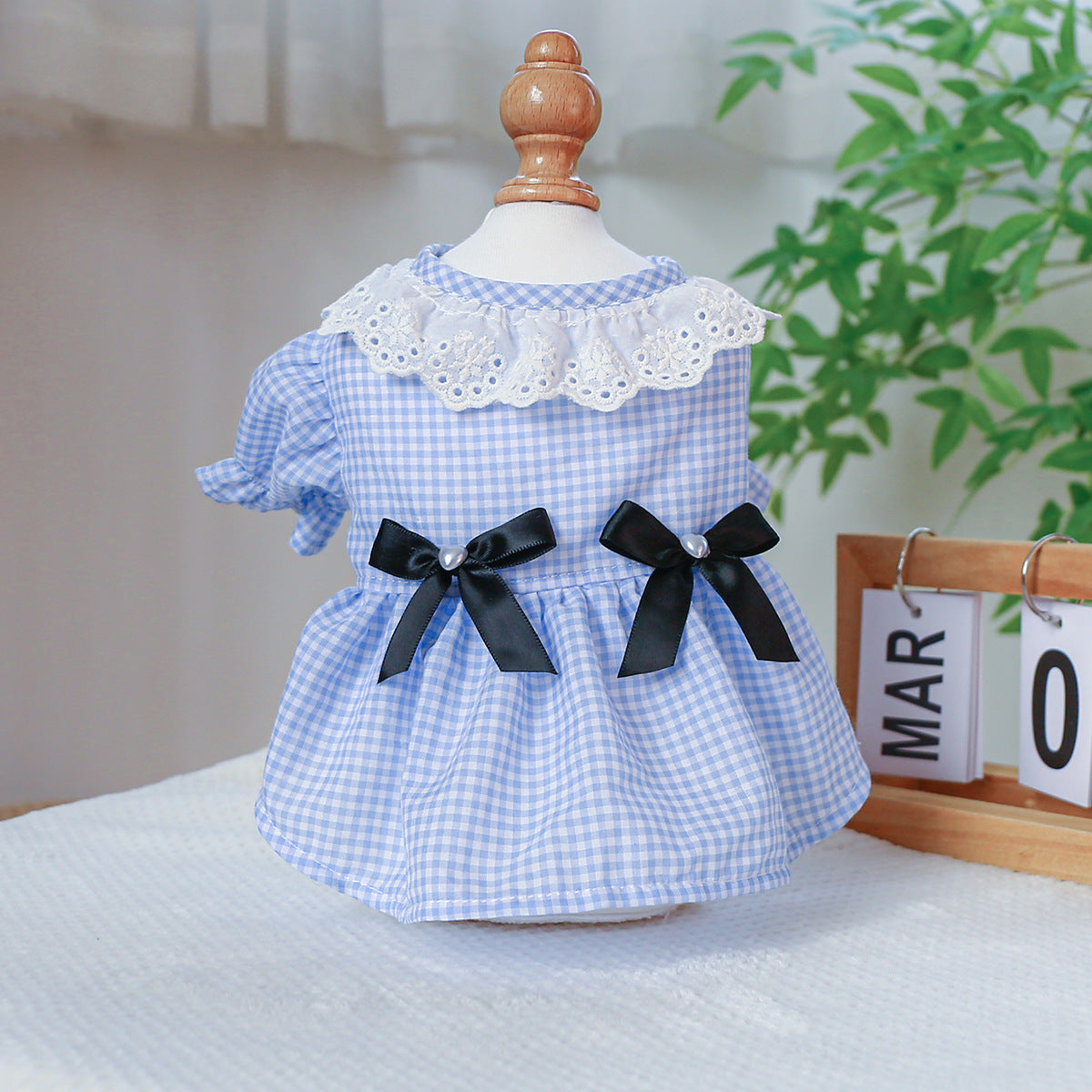 Pet Ring Dog Clothing Cat Clothes Bow Lace Collar Edge - lifestyle view - PET'S FUN | pet toy