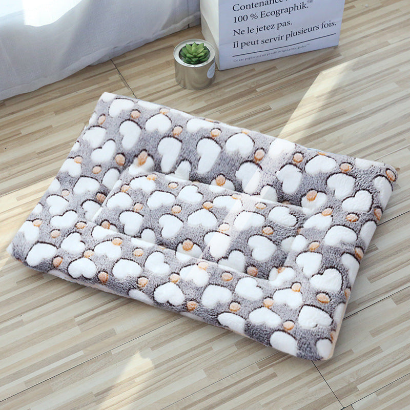 Household Winter Pet Warm Sleeping Pad - angle view - PET'S FUN | pet toy