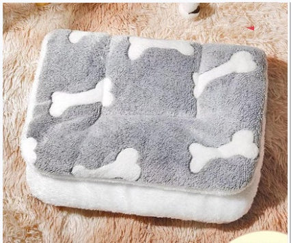Fashion Pet Cat Four Seasons Mat Blanket - angle view - PET'S FUN | cat entertainment